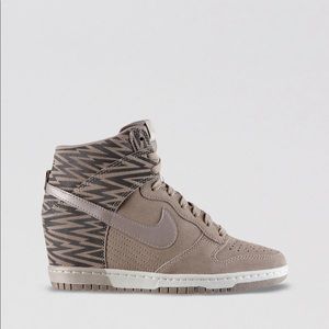 Nike women wedge sneaker size 7.5